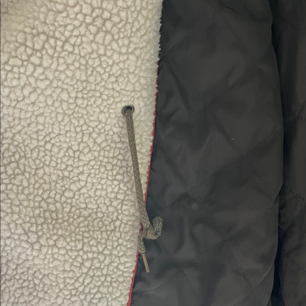 Charlotte Russe Cream Sherpa-Lined Jacket with Red Trim - Picture 4 of 10